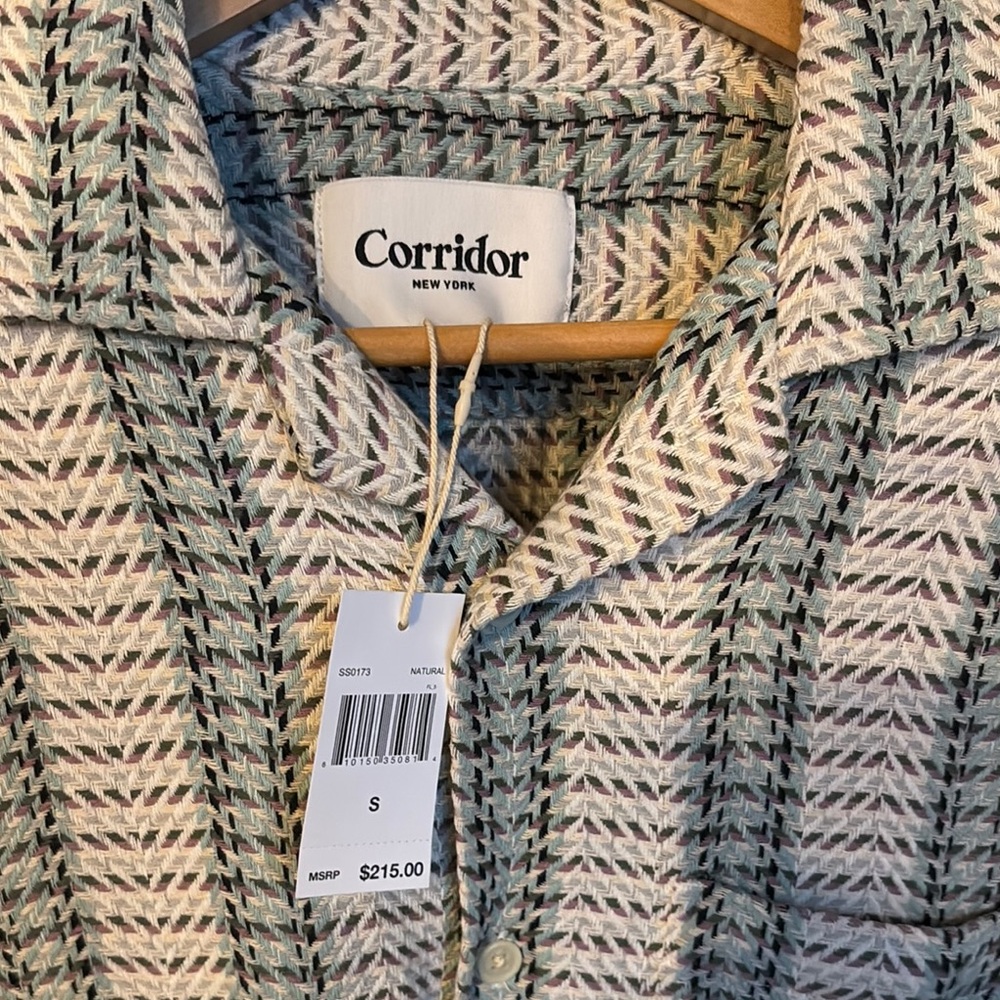 Corridor Men's Blue and White Woven Shirt